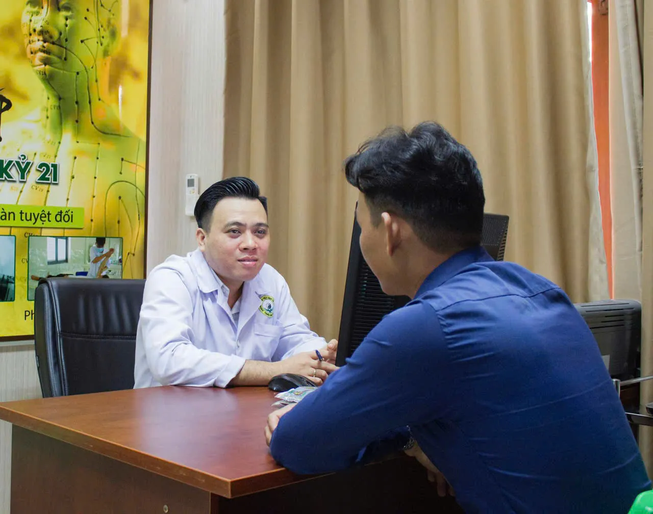 Bắt mạch kê đơn tại Thái Y Viện